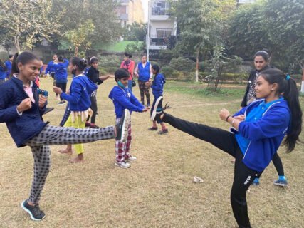 Girls are Taking Training for Self Defence by Delhi Police