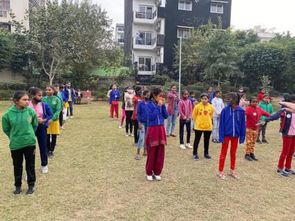 Girls are Taking Training for Self Defence by Delhi Police