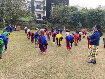 Girls are Taking Training for Self Defence by Delhi Police