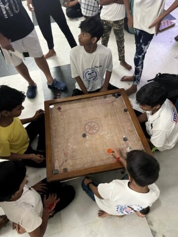 Aayas Prayas Organizes Children's Indoor Matches