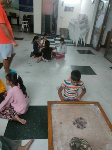 Aayas Prayas Organizes Children's Indoor Matches