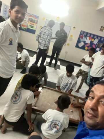 Aayas Prayas Organizes Children's Indoor Matches