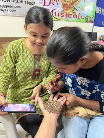 Mehandi at Ayaas Prayas, Helping and Giving One Day Job to Under Privileged